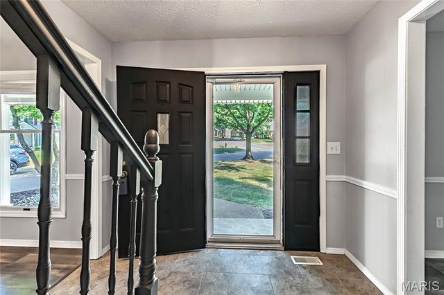 2803 Elk Peak Court, St Louis, MO 63129