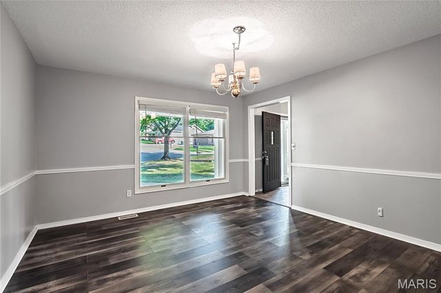 2803 Elk Peak Court, St Louis, MO 63129