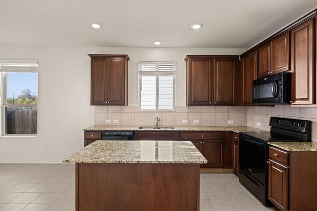 308 Bedford Falls LN, Jarrell, TX 76537