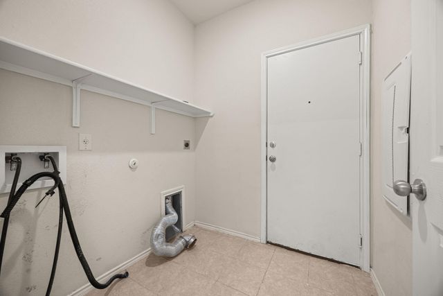 308 Bedford Falls LN, Jarrell, TX 76537