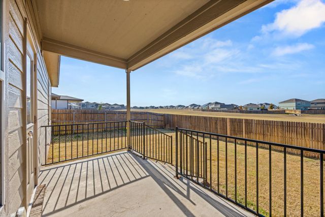 308 Bedford Falls LN, Jarrell, TX 76537