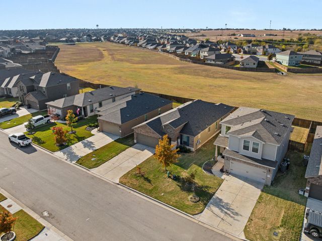 308 Bedford Falls LN, Jarrell, TX 76537