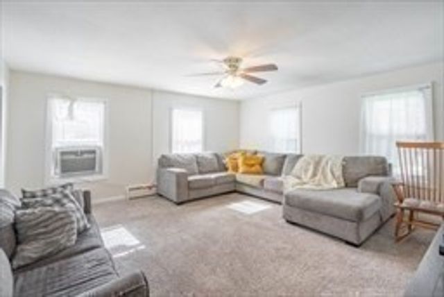 347-349 Main St, Hardwick, MA 01037