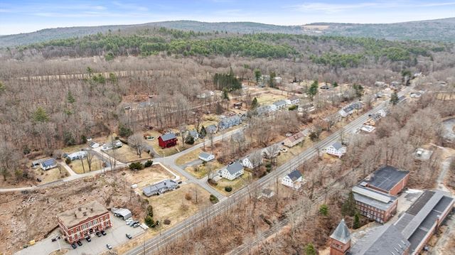 347-349 Main St, Hardwick, MA 01037