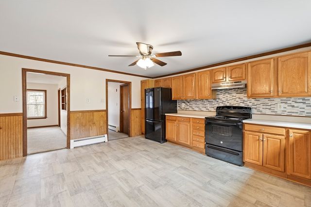 347-349 Main St, Hardwick, MA 01037