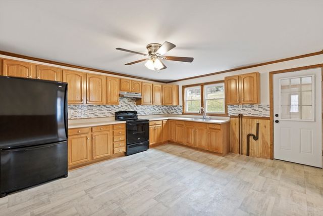 347-349 Main St, Hardwick, MA 01037