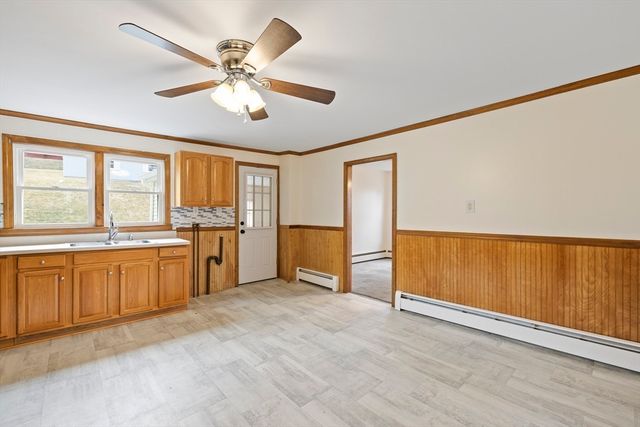 347-349 Main St, Hardwick, MA 01037