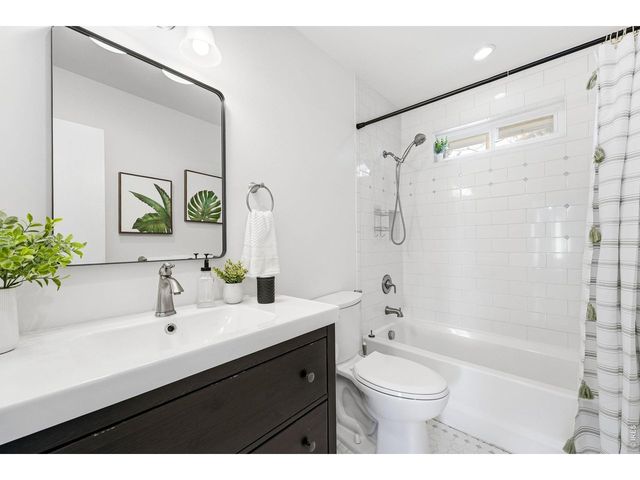 1840 Lyonesse St, Lafayette, CO 80026