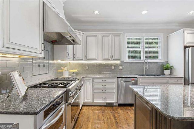 245 Plantation Way, Roswell, GA 30075