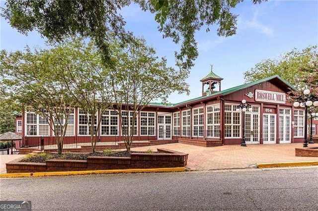 245 Plantation Way, Roswell, GA 30075