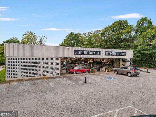 245 Plantation Way, Roswell, GA 30075