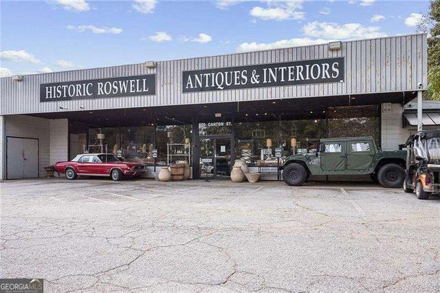 245 Plantation Way, Roswell, GA 30075
