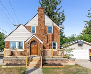 2824 11th Street, Wyandotte, MI 48192