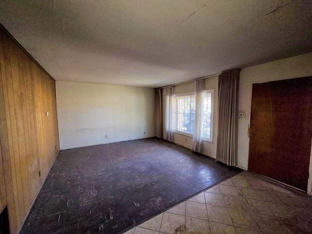 8110 Robin Avenue NE, Albuquerque, NM 87110