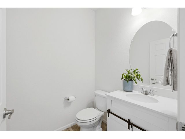 6807 Gateway Crossing St, Wellington, CO 80549