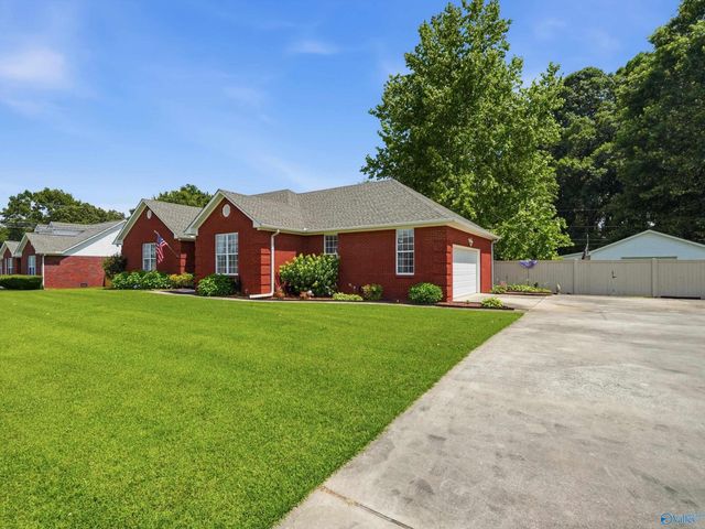 1810 Lillian Drive, Athens, AL 35611