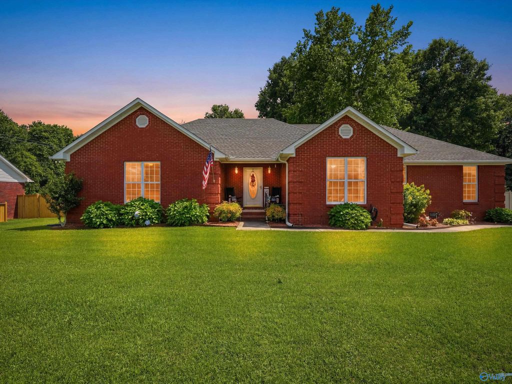 1810 Lillian Drive, Athens, AL 35611