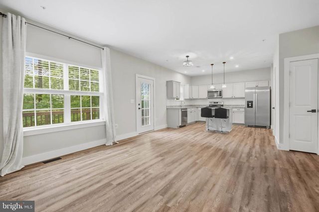 2620 HOLLY DR, Fort Washington, MD 20744
