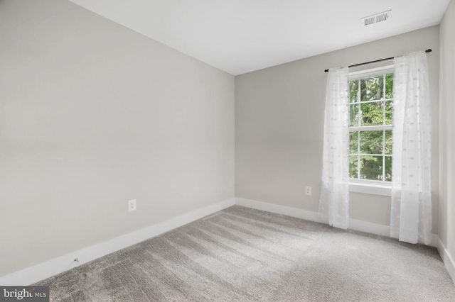 2620 HOLLY DR, Fort Washington, MD 20744