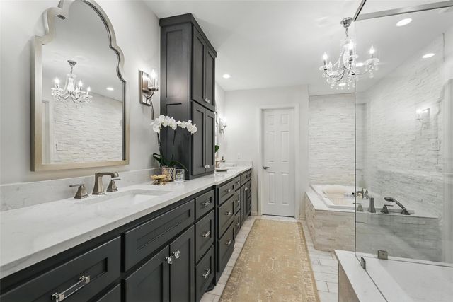 208 Rockwood Park Drive, Fort Worth, TX 76107