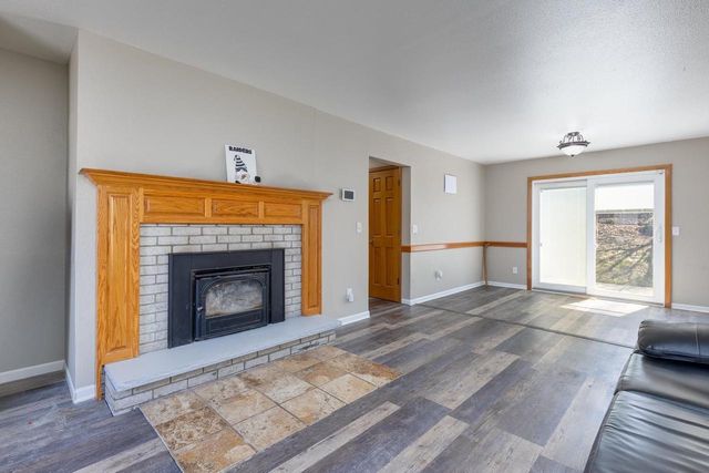 1705 Blackhawk Trail, Waukesha, WI 53186