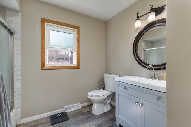 1705 Blackhawk Trail, Waukesha, WI 53186