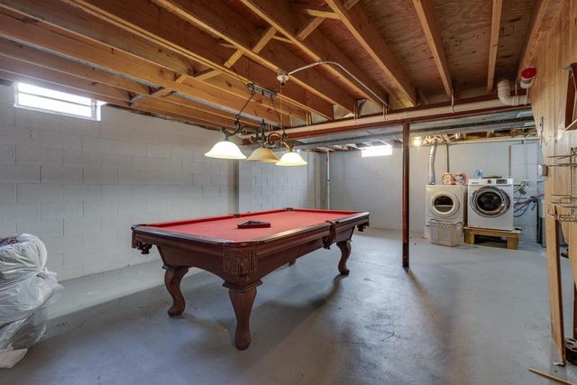 1705 Blackhawk Trail, Waukesha, WI 53186