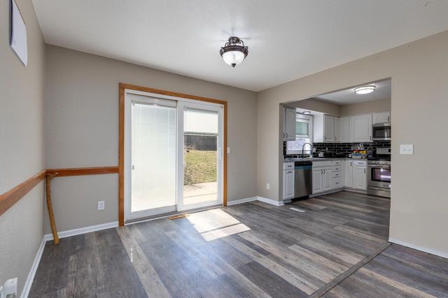 1705 Blackhawk Trail, Waukesha, WI 53186