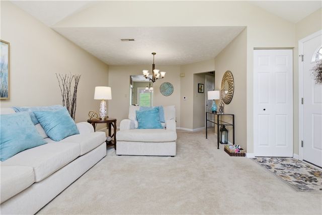 132 Sedeca Dr, North Strabane, PA 15317