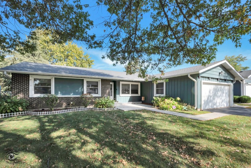 1317 Cumberland Circle, Elk Grove Village, IL 60007 — photo 2