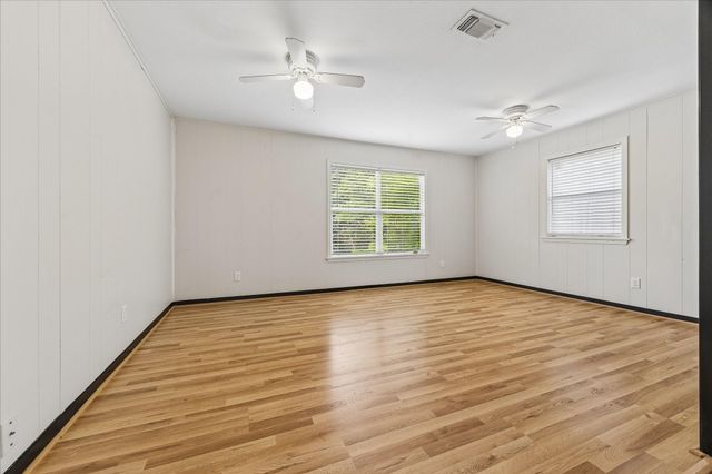 5242 Beechnut Street, Houston, TX 77096