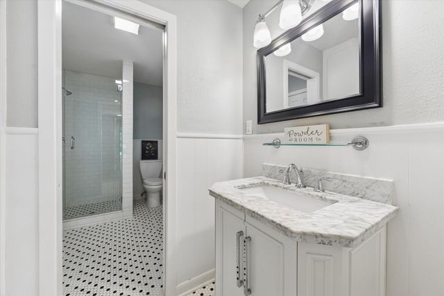 5242 Beechnut Street, Houston, TX 77096