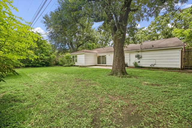 5242 Beechnut Street, Houston, TX 77096
