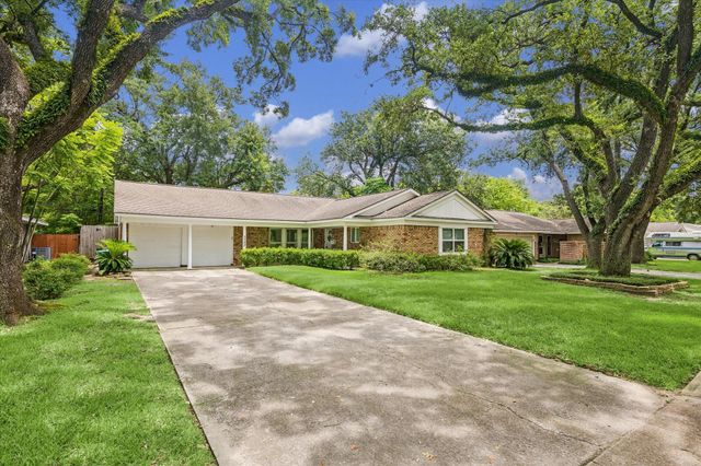 5242 Beechnut Street, Houston, TX 77096