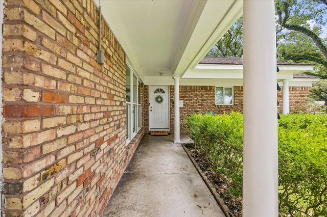5242 Beechnut Street, Houston, TX 77096