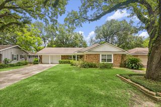 5242 Beechnut Street, Houston, TX 77096