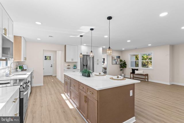 719 MANNING RD E, Accokeek, MD 20607