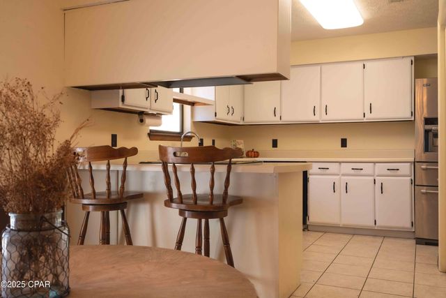 585 Lagoon Oaks Drive, Panama City, FL 32408