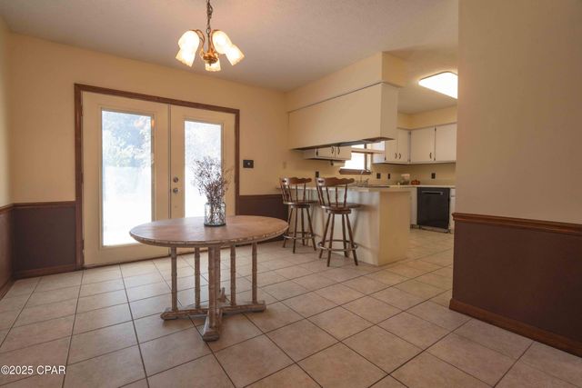 585 Lagoon Oaks Drive, Panama City, FL 32408