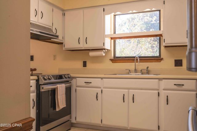 585 Lagoon Oaks Drive, Panama City, FL 32408