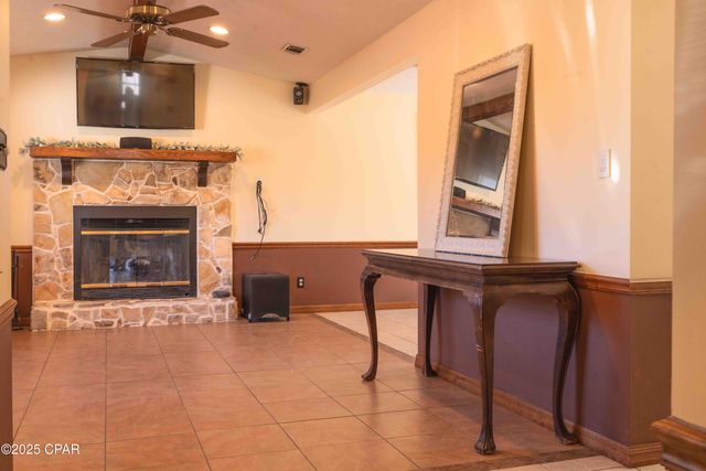 585 Lagoon Oaks Drive, Panama City, FL 32408