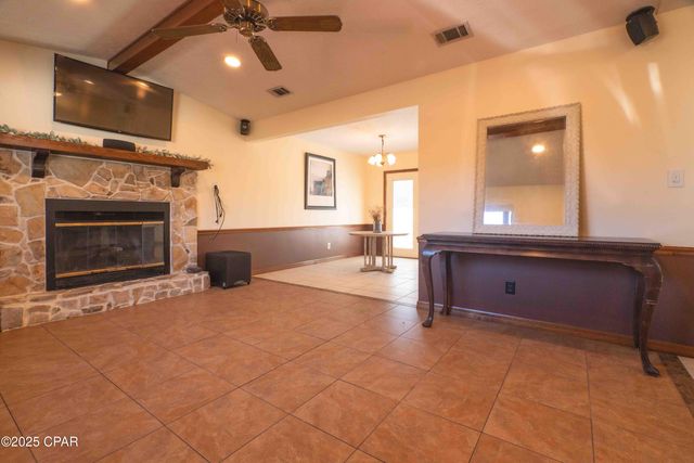 585 Lagoon Oaks Drive, Panama City, FL 32408