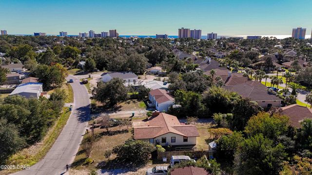 585 Lagoon Oaks Drive, Panama City, FL 32408