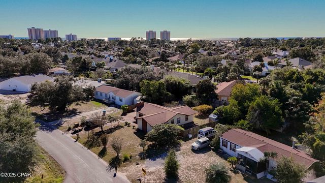 585 Lagoon Oaks Drive, Panama City, FL 32408