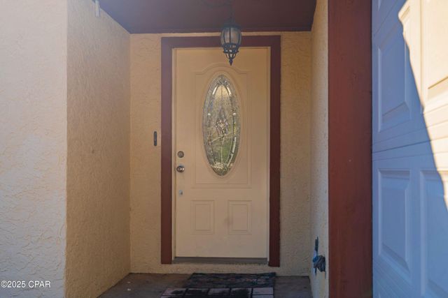 585 Lagoon Oaks Drive, Panama City, FL 32408