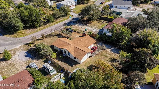 585 Lagoon Oaks Drive, Panama City, FL 32408