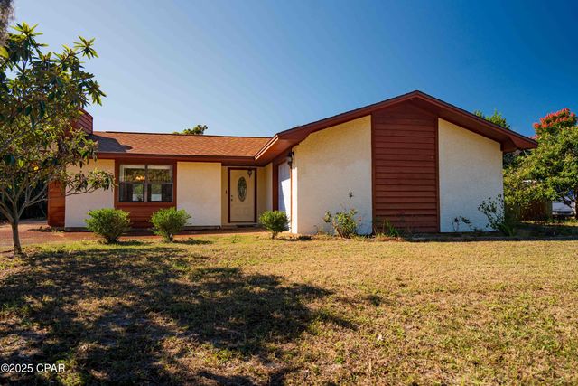 585 Lagoon Oaks Drive, Panama City, FL 32408