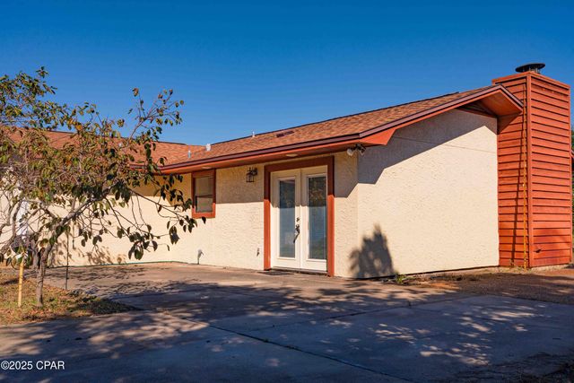 585 Lagoon Oaks Drive, Panama City, FL 32408