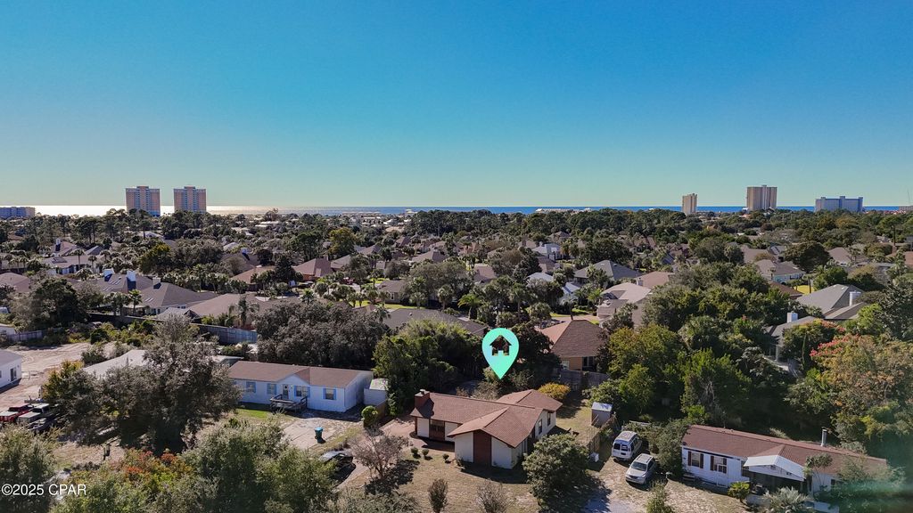 585 Lagoon Oaks Drive, Panama City, FL 32408