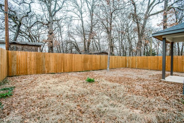 116 Navajo Drive, Mabank, TX 75156